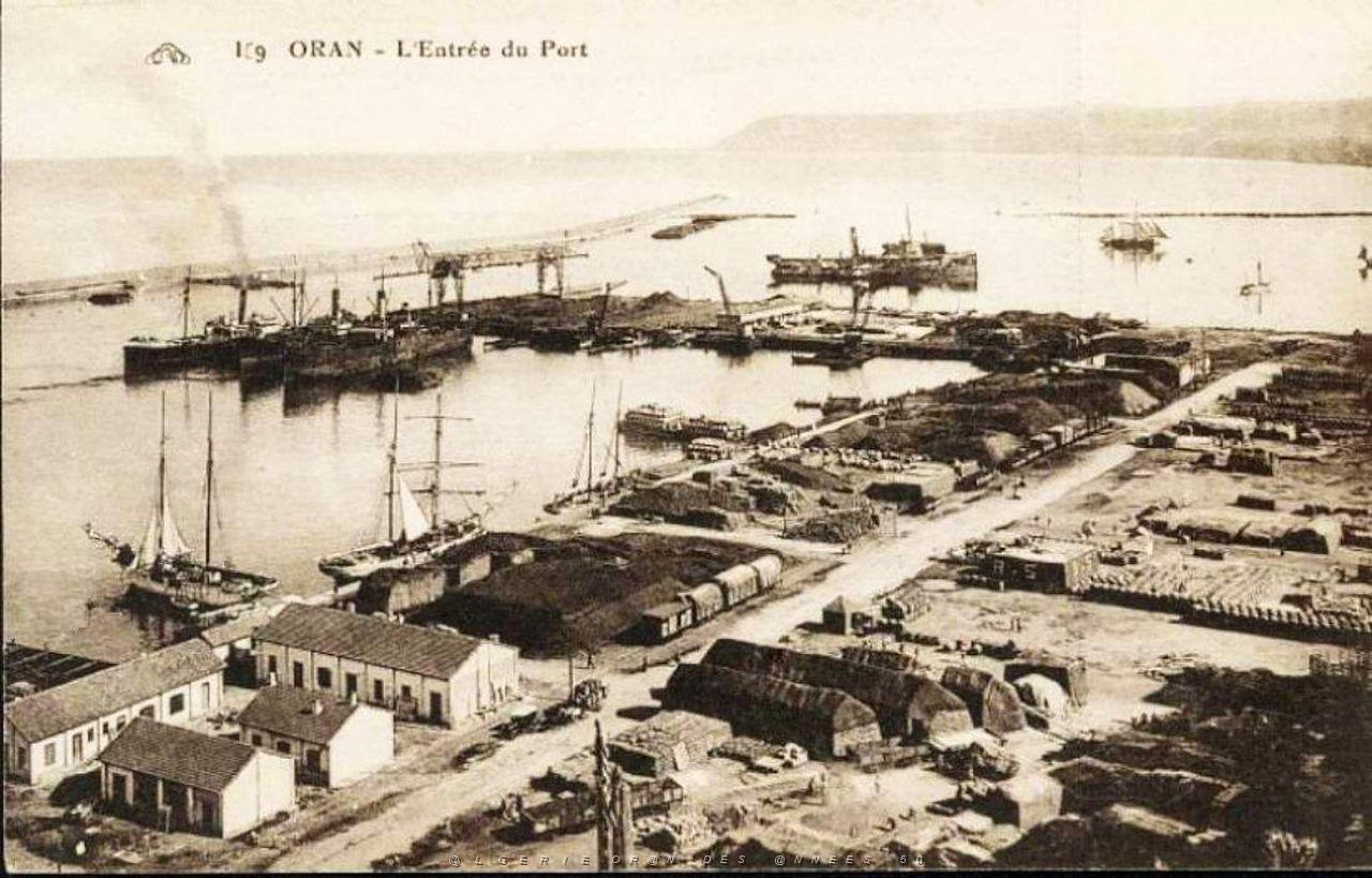 Oran- 136- travail sur les quais.jpg